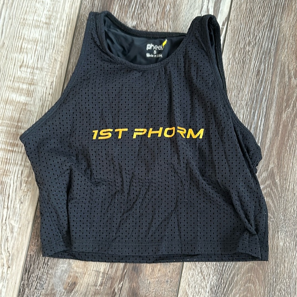 Black 1st phorm crop tank